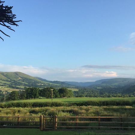 The Royston Hotel Llanbrynmair Bagian luar foto