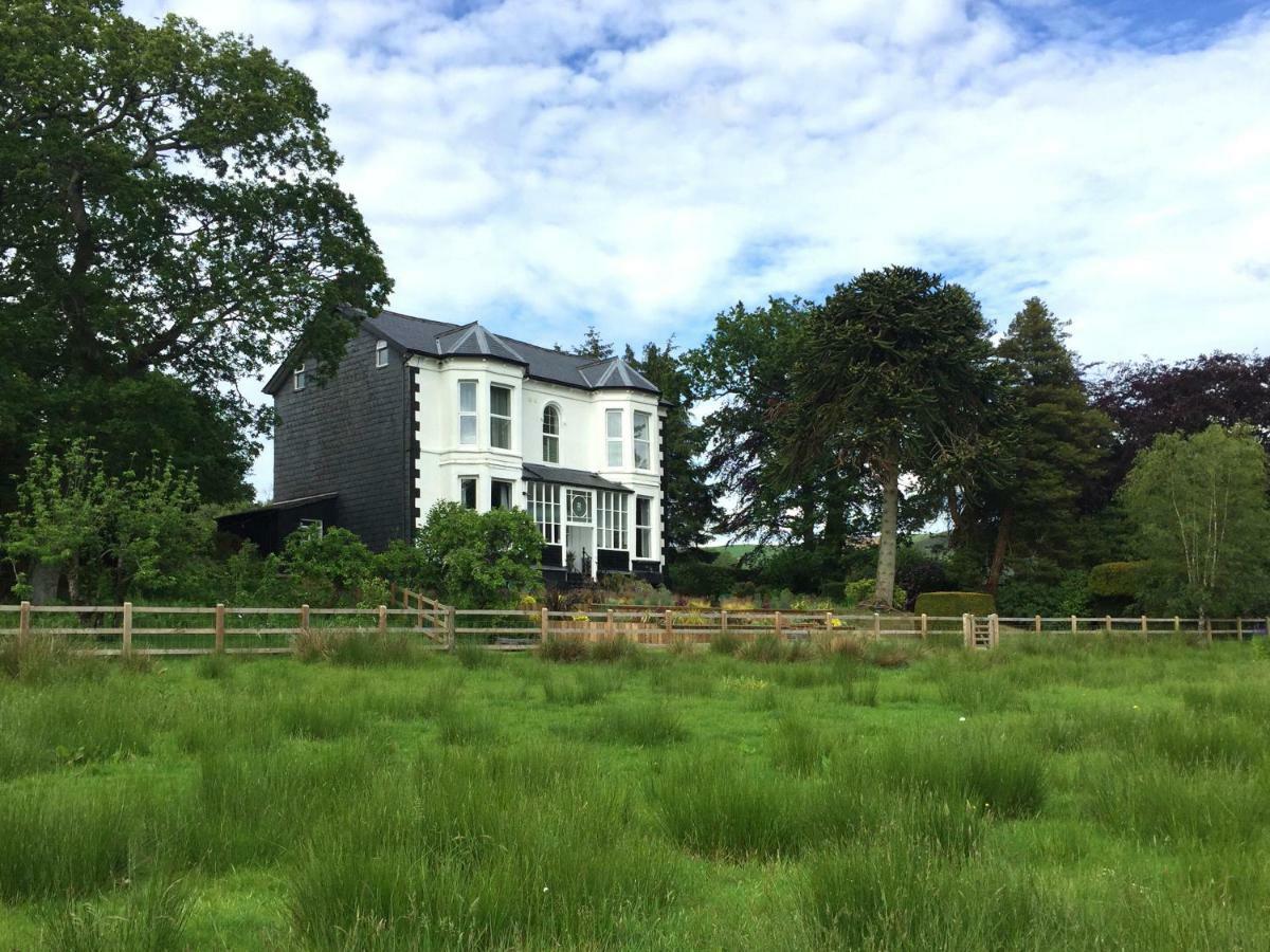 The Royston Hotel Llanbrynmair Bagian luar foto
